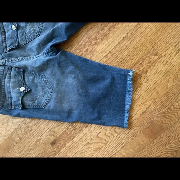 True Relations shorts retail price 160. Great conditions chic very stylish - Picture 6 of 14